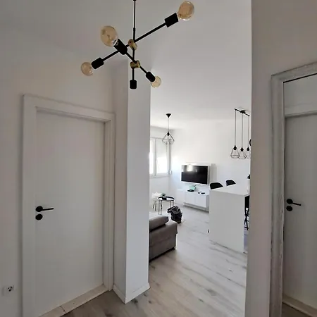 New! Top Apartment, Split View From Above Exterior photo