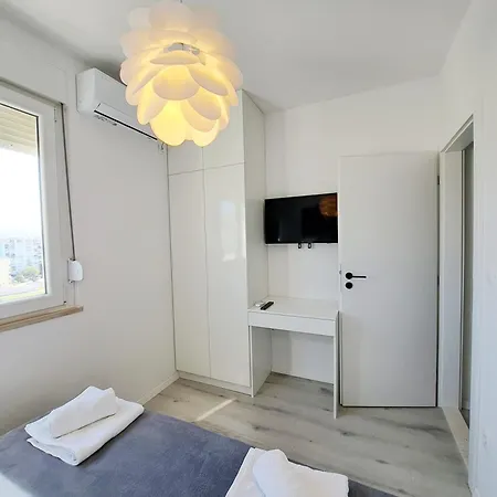 New! Top Apartment, Split View From Above Exterior photo