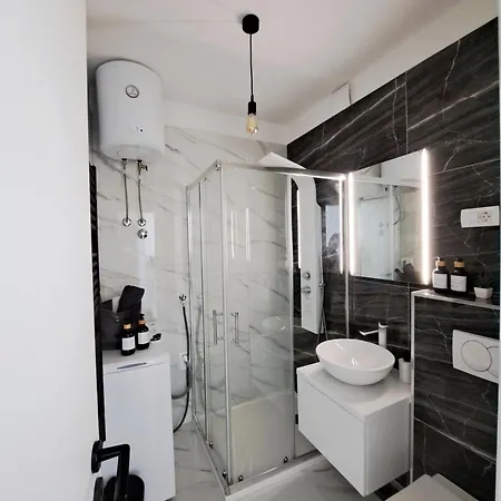 New! Top Apartment, Split View From Above Exterior photo
