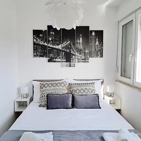 New! Top Apartment, Split View From Above Exterior photo